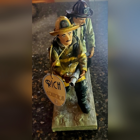 The 2 Firefighter Figurine By The Rich Collection - Picture 4 of 7
